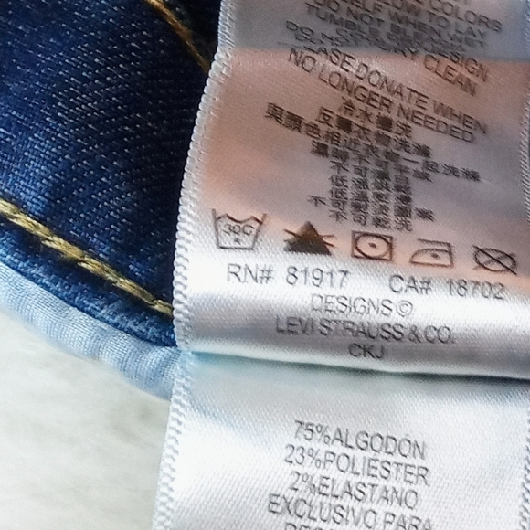 Girl's Gently worn dark wash Levi's Performance 710 supper skinny stylish jeans - Picture 13 of 13